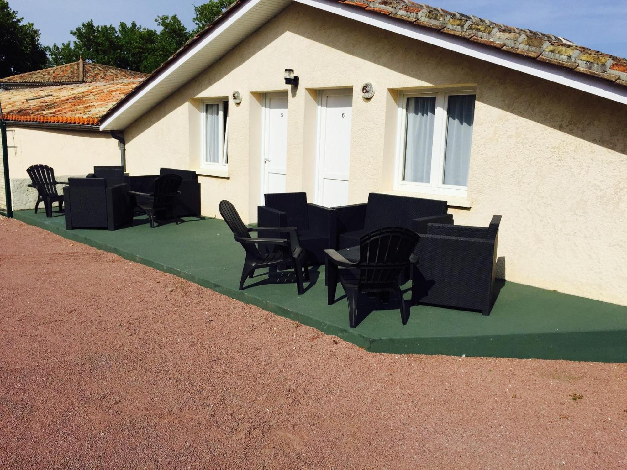 Hotel Marjolaine Roullet Exterior foto